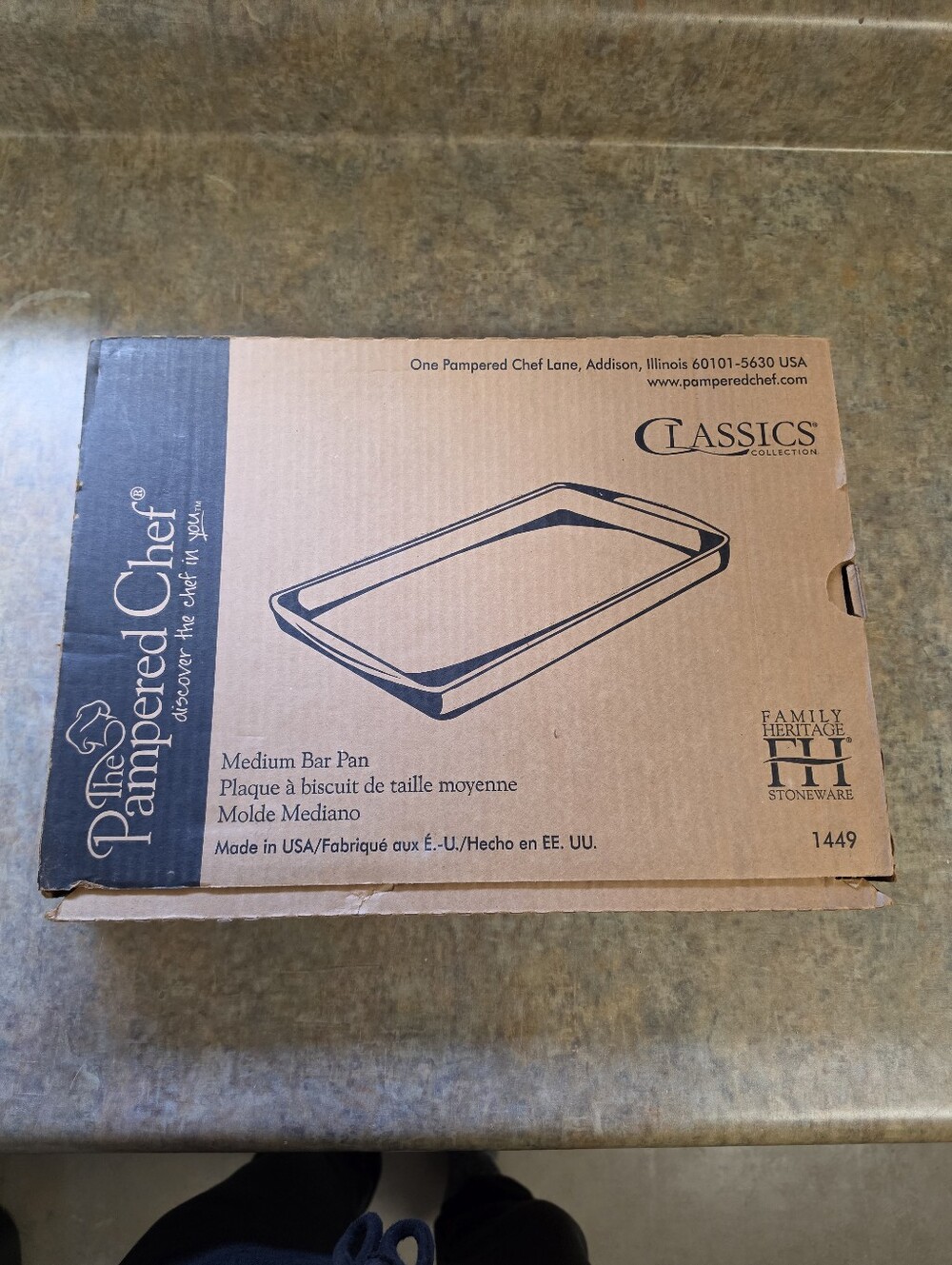 Pampered Chef Medium Bar Pan #1449 Stoneware Classics Collection